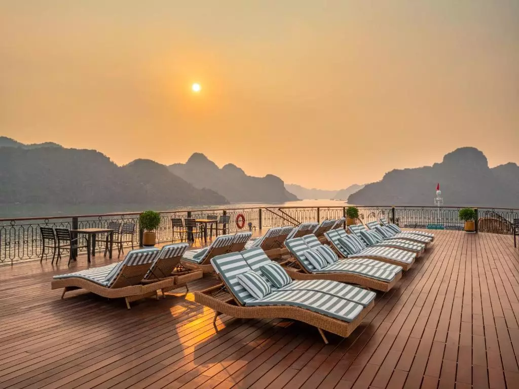 Indochine Grand Lan Ha Bay